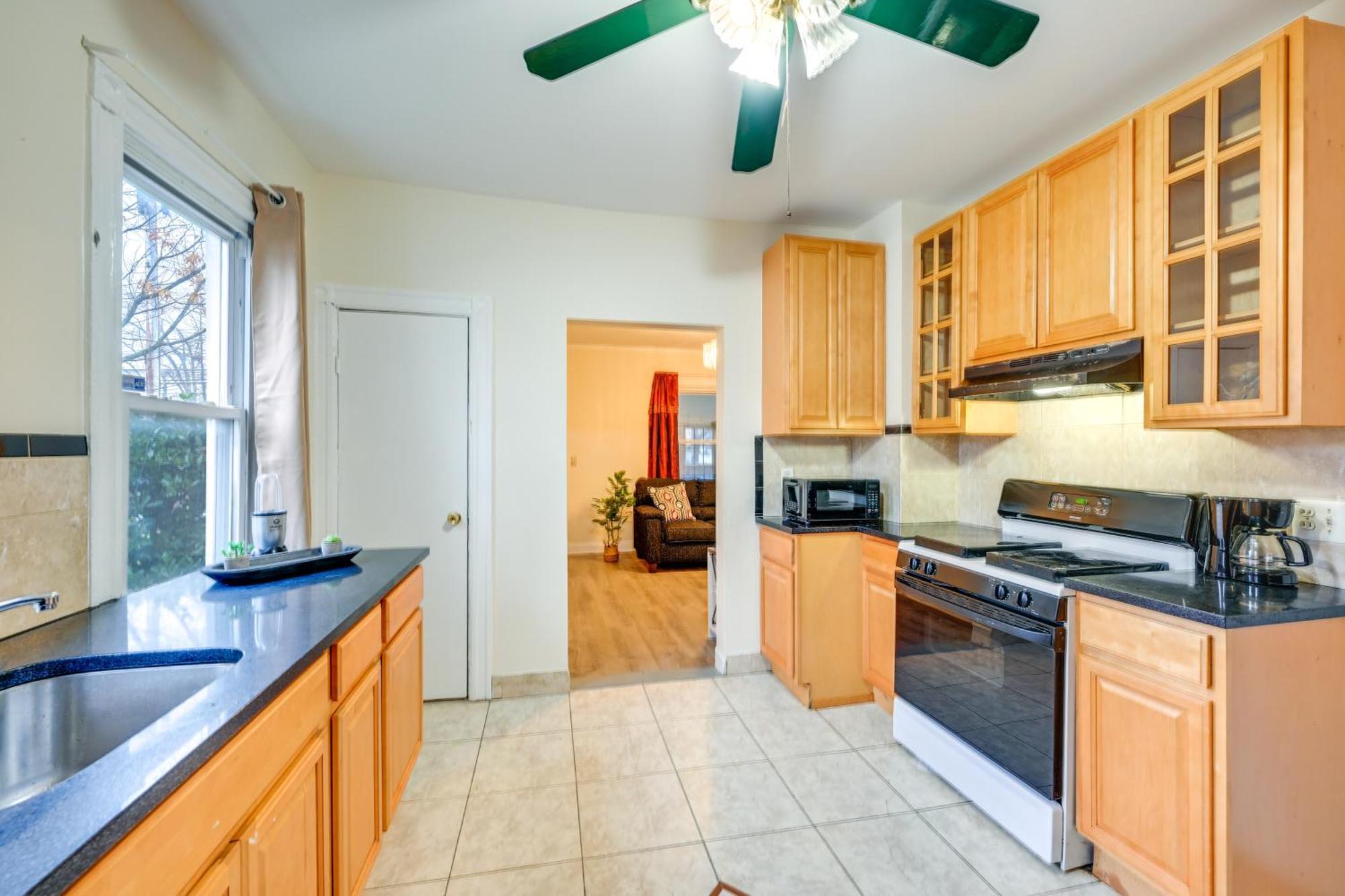 Charming Long Island Home With Fenced Yard! Freeport Exterior photo