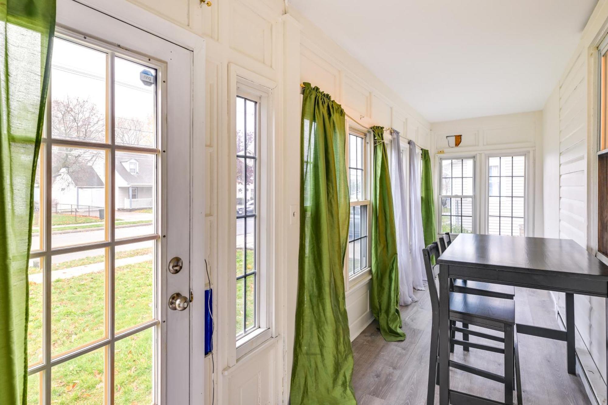Charming Long Island Home With Fenced Yard! Freeport Exterior photo