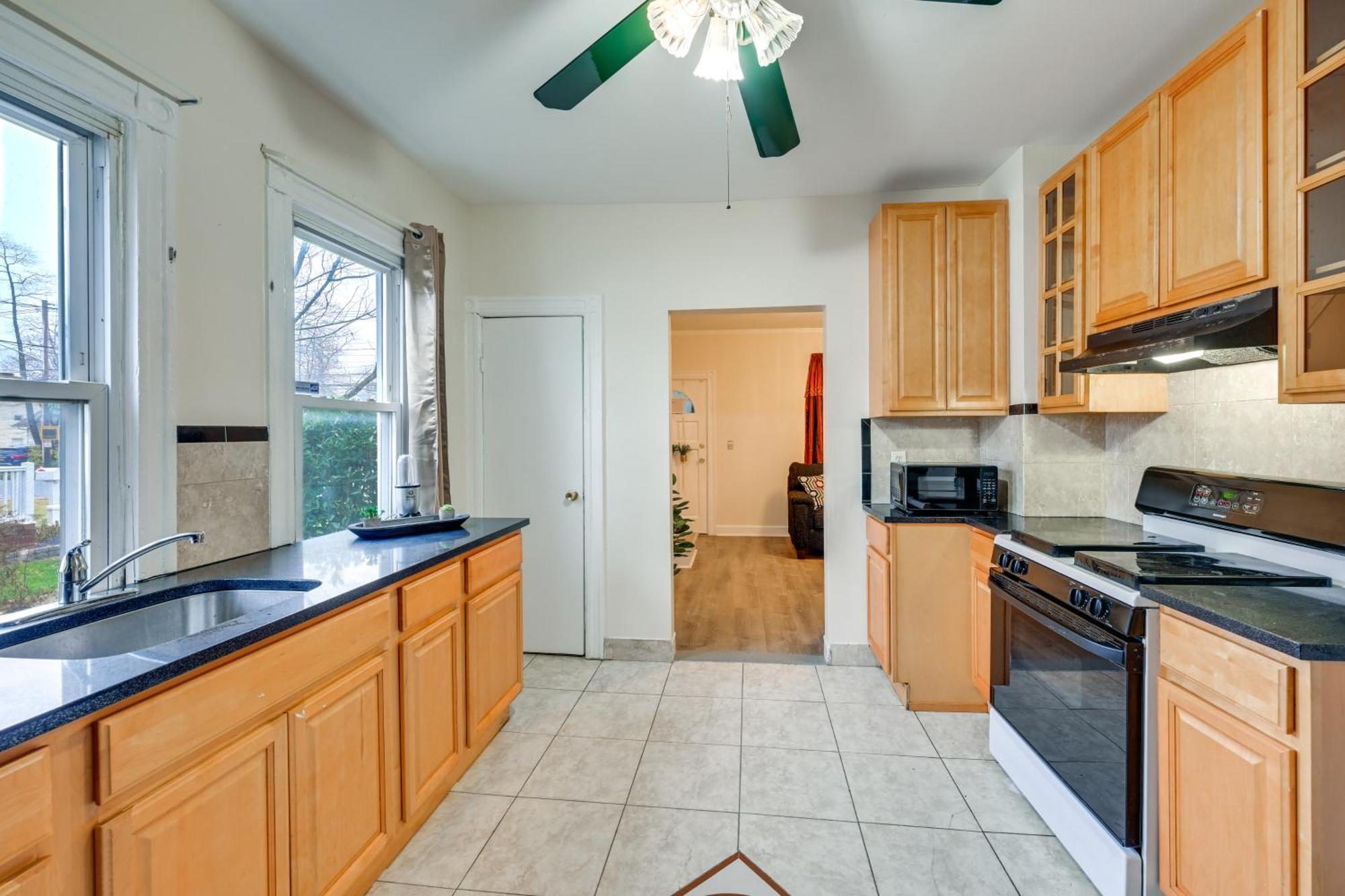 Charming Long Island Home With Fenced Yard! Freeport Exterior photo