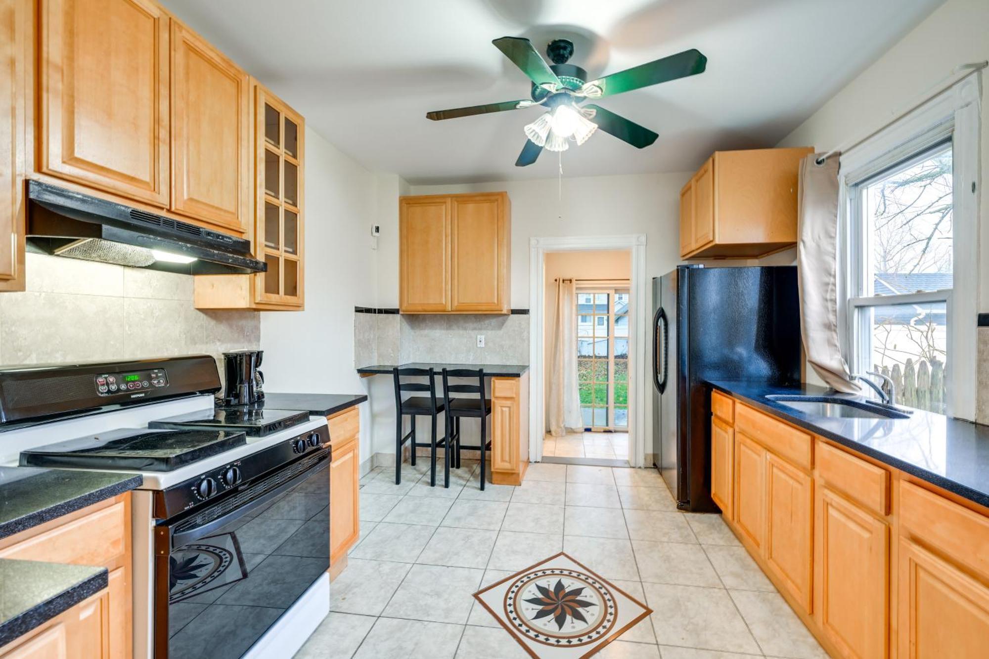Charming Long Island Home With Fenced Yard! Freeport Exterior photo